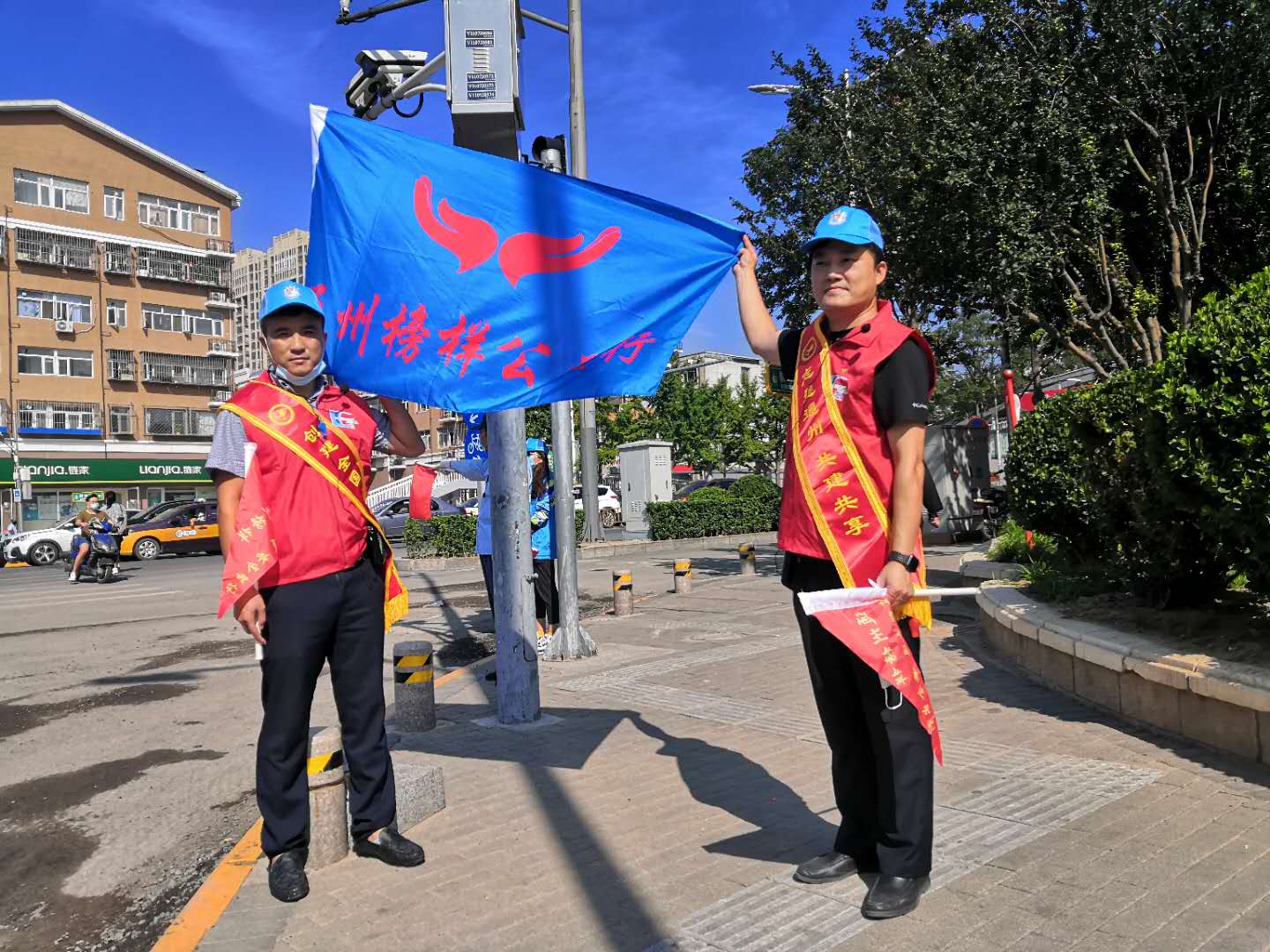 <strong>奶大逼肥美女操逼视频</strong>